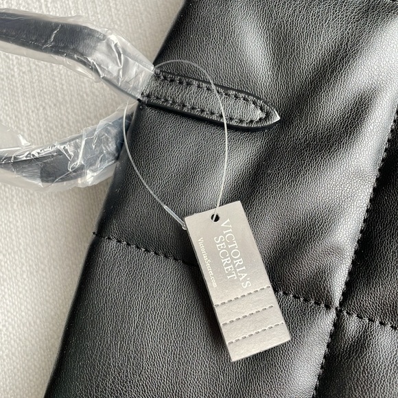 Victoria’s secret black puffer tote bag - Picture 4 of 14